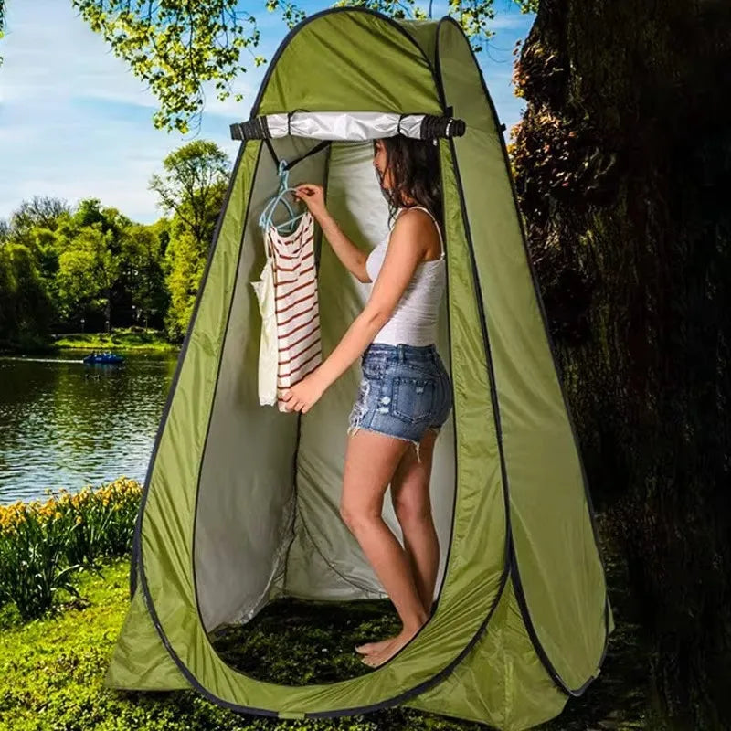 Outdoor portable privacy tent
